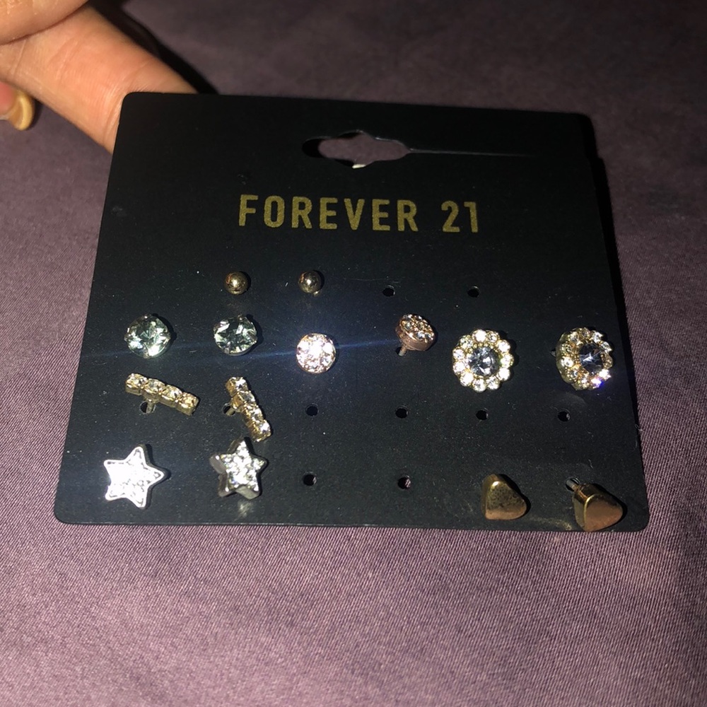 Gold colored earring set